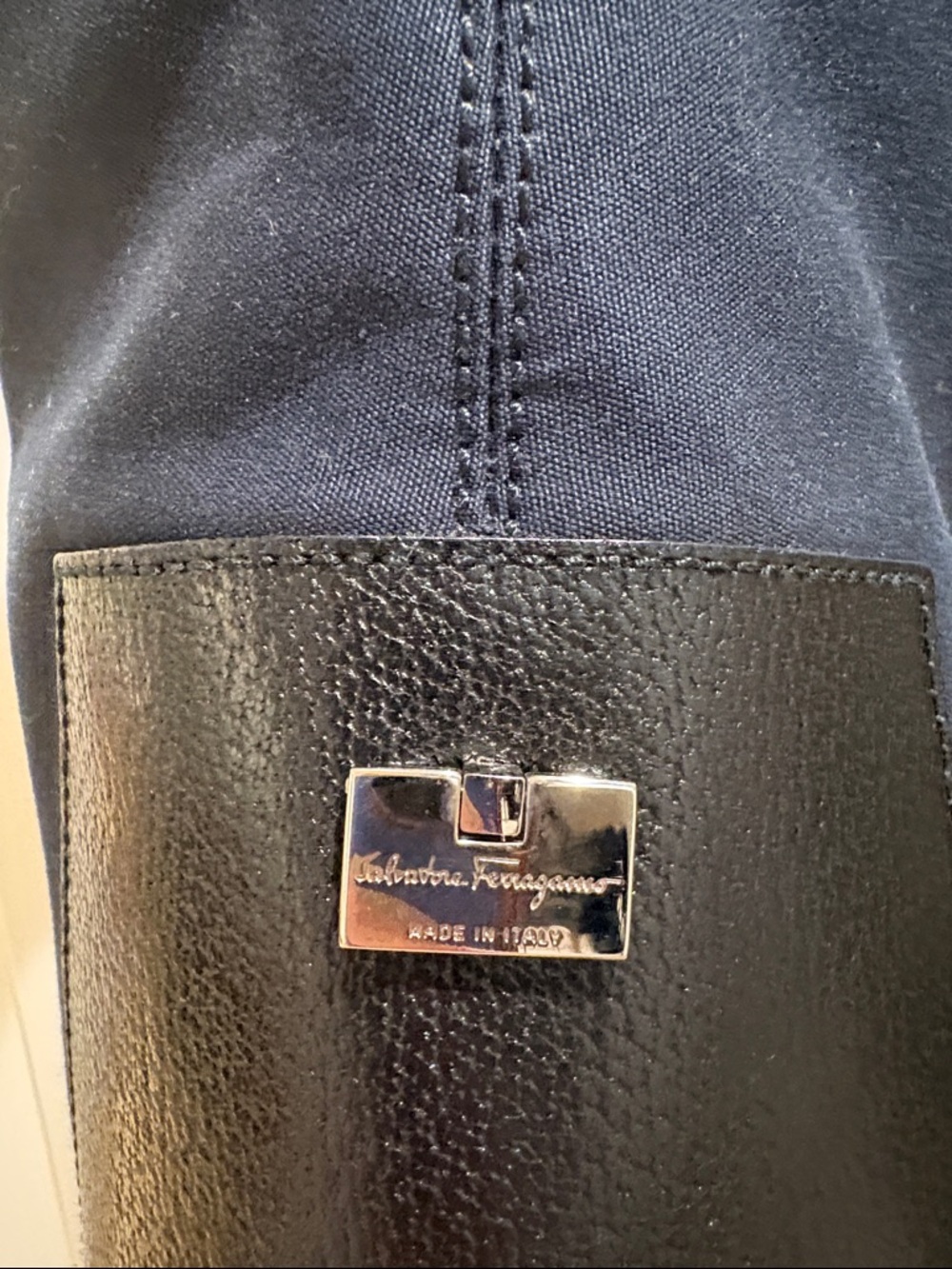 Salvatore Ferragamo Black Shoulder Bag - Picture 8 of 10